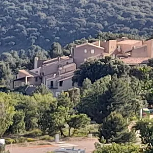 appartement-dune-chambre-avec-vue-sur-le-lac-terrasse.fr-provencehotel.com/